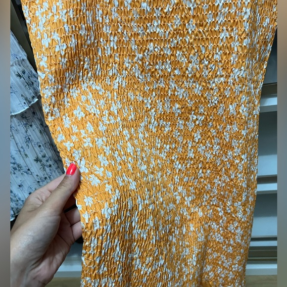 Nice stretchy dress never worn - Picture 3 of 3